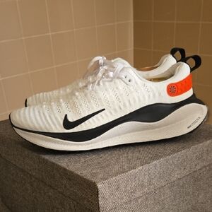 NikE Running Shoes